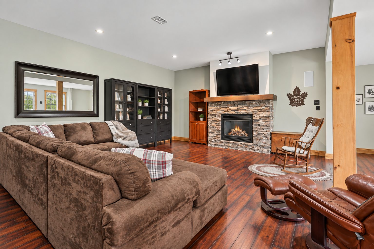 Living space with fireplace
